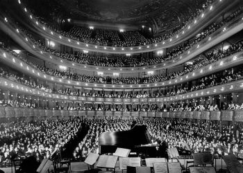 Opera, widok ze sceny na widownie