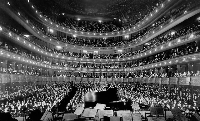 Opera, widok ze sceny na widownie